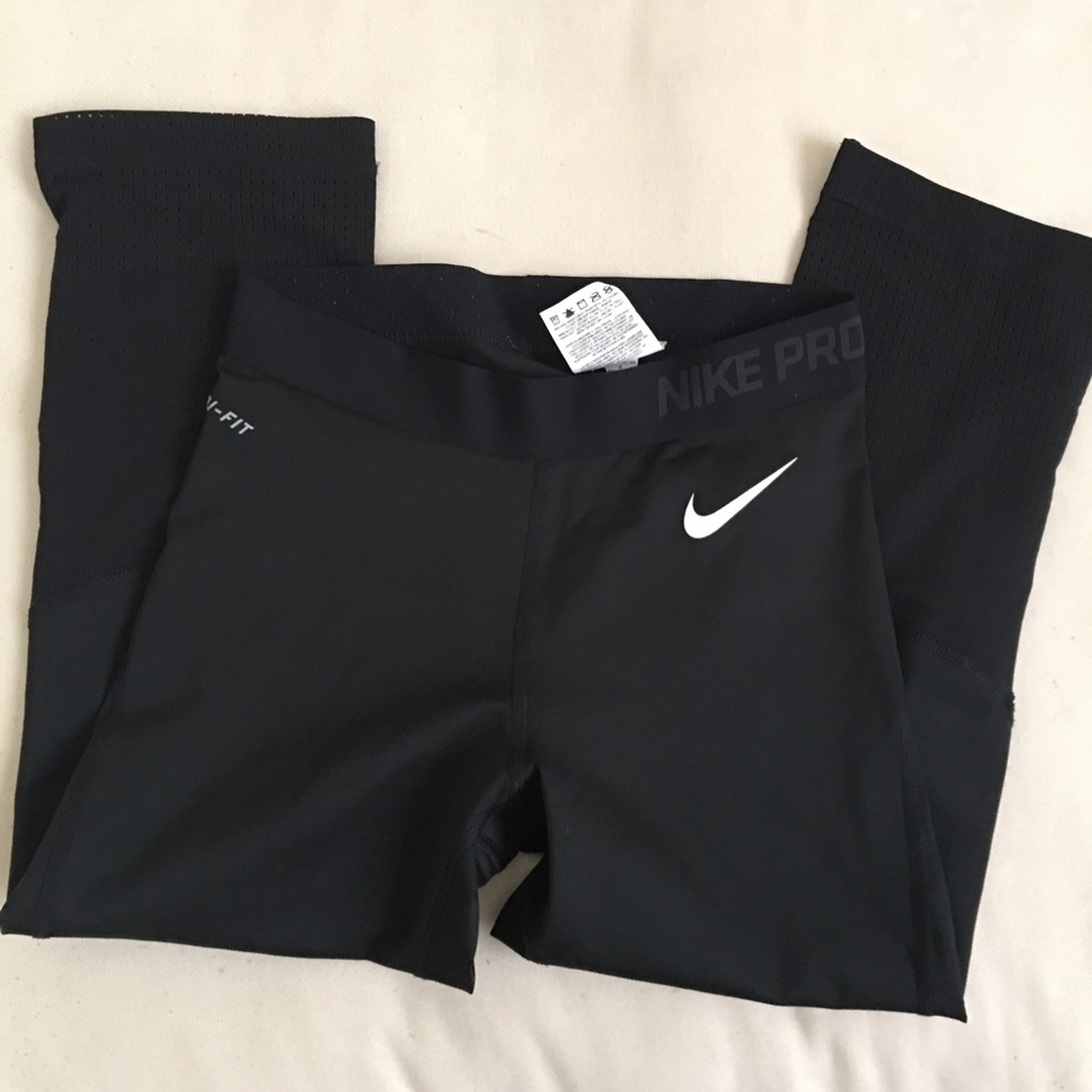 Nike Pro capris